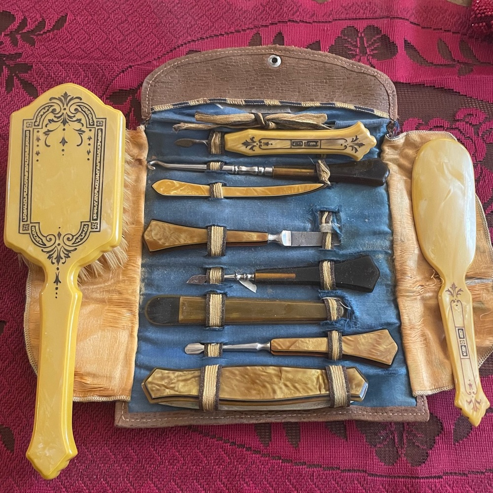 Antique Vintage French Ivory Celluloid Bakelite Lucite Grooming Vanity Set Case